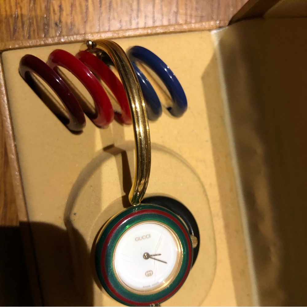 Vintage Gucci watch gold plated with 12 bezel excellent condition - Picture 5 of 7
